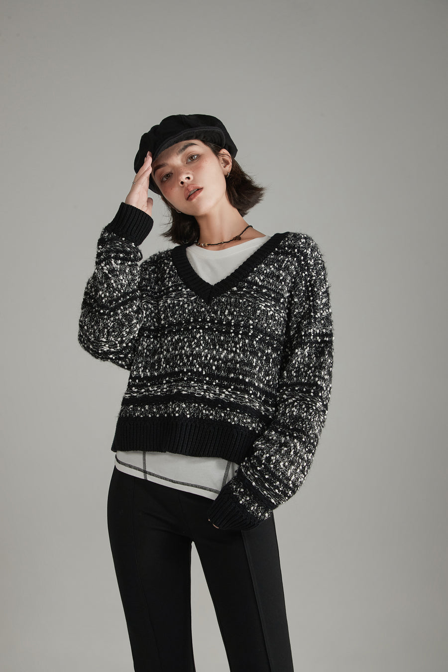 CHUU V-Neck Crop Knit Sweater