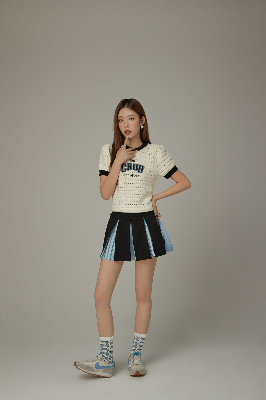 CHUU Size Doesnt Matter Color Hole Pattern Preppy Logo Knit Top