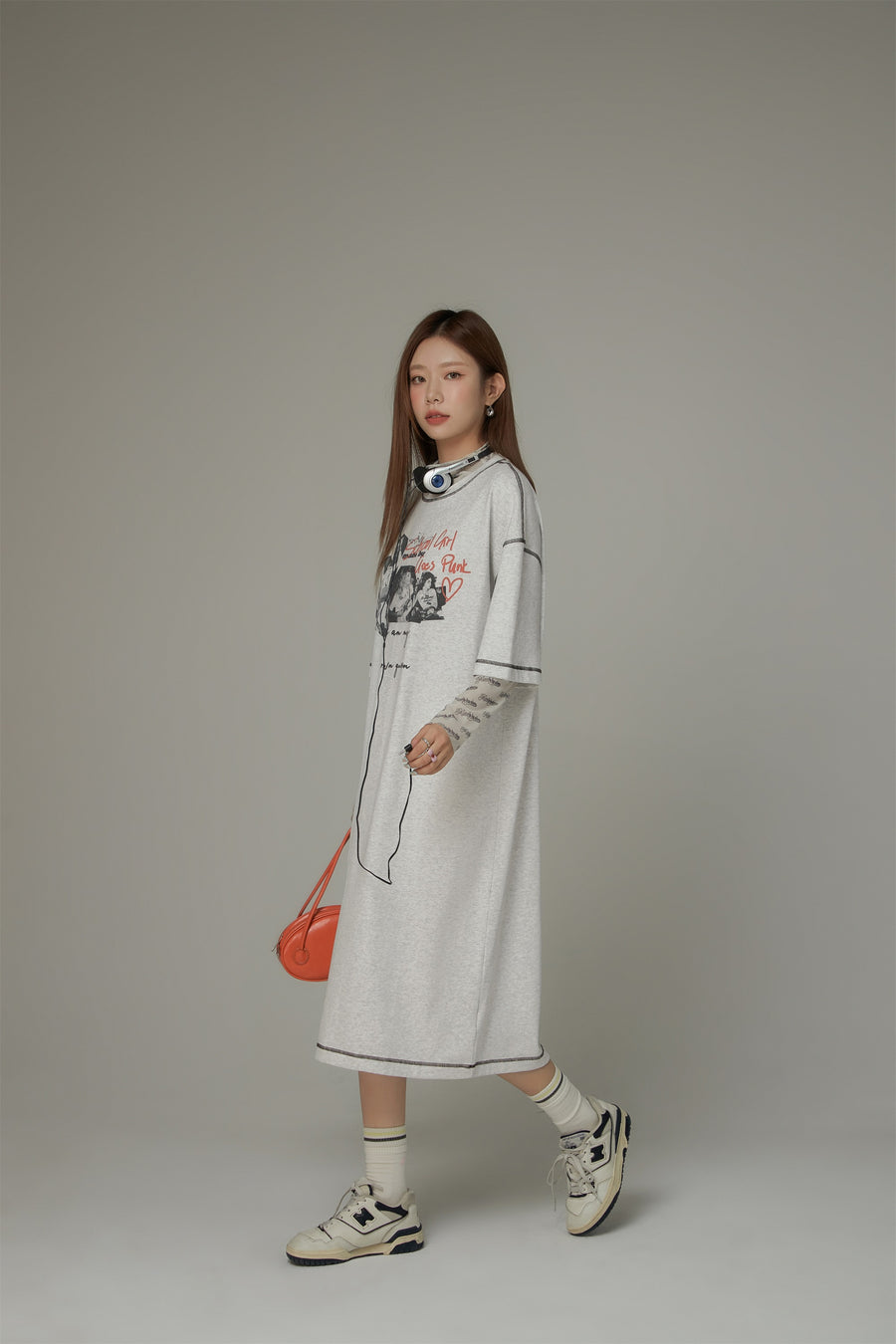 CHUU Punk Print Back Cut Out Lined Long T-Shirt Dress