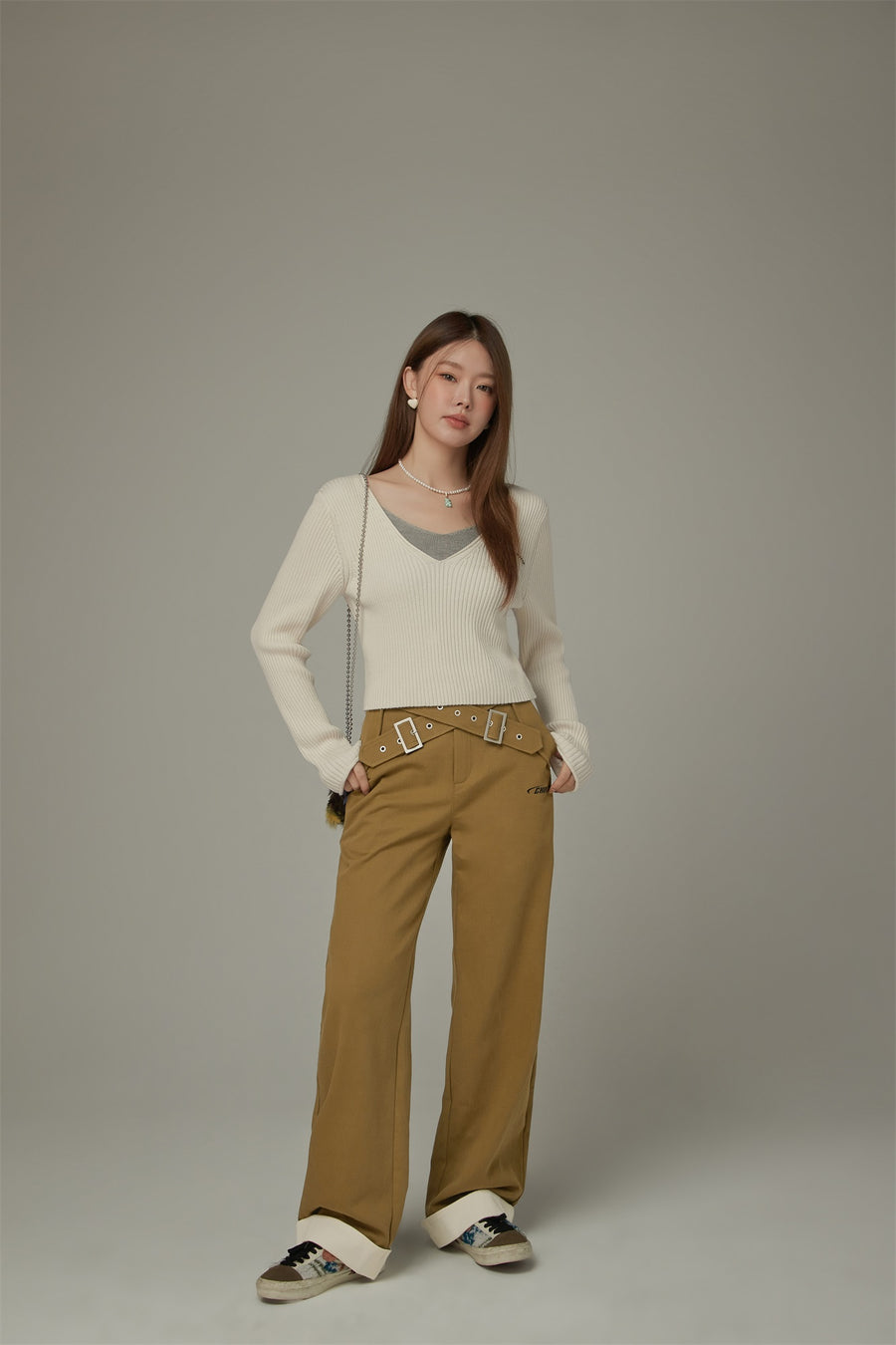 CHUU Color V-Neck Layered Knit Sweater