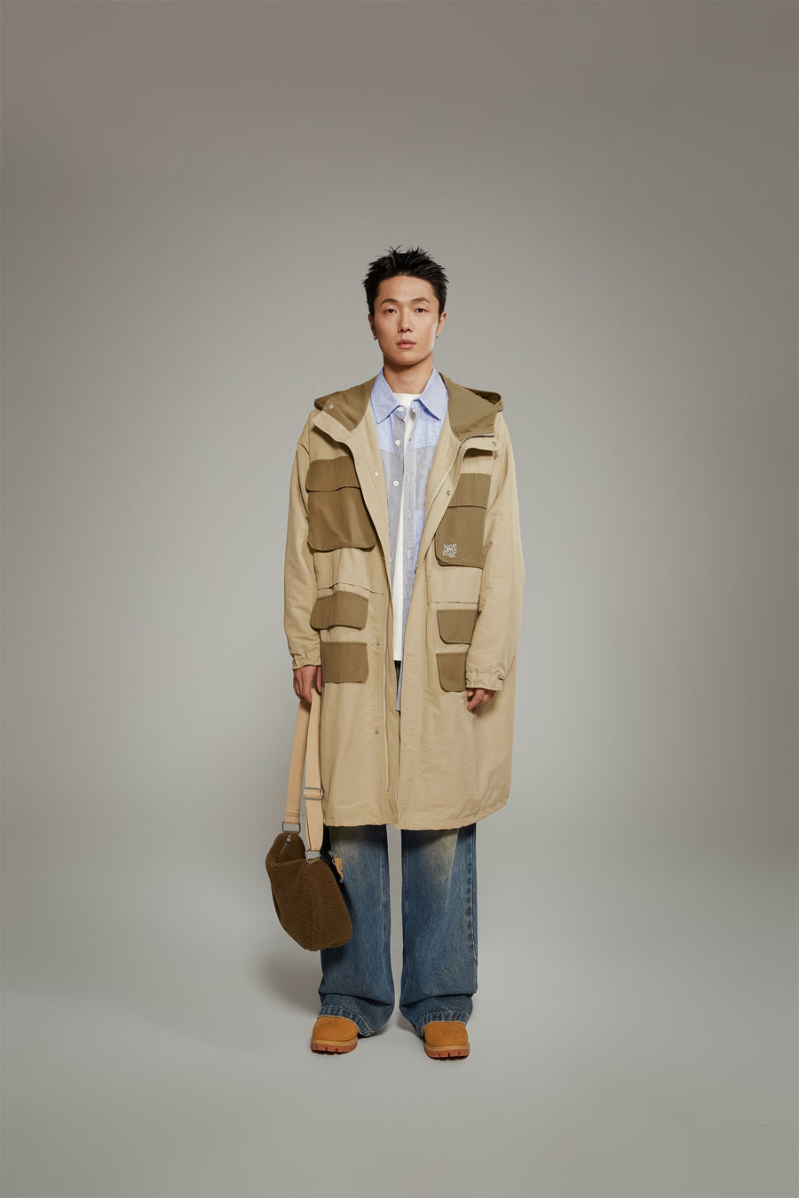 CHUU Two Tone Cargo Long Jacket