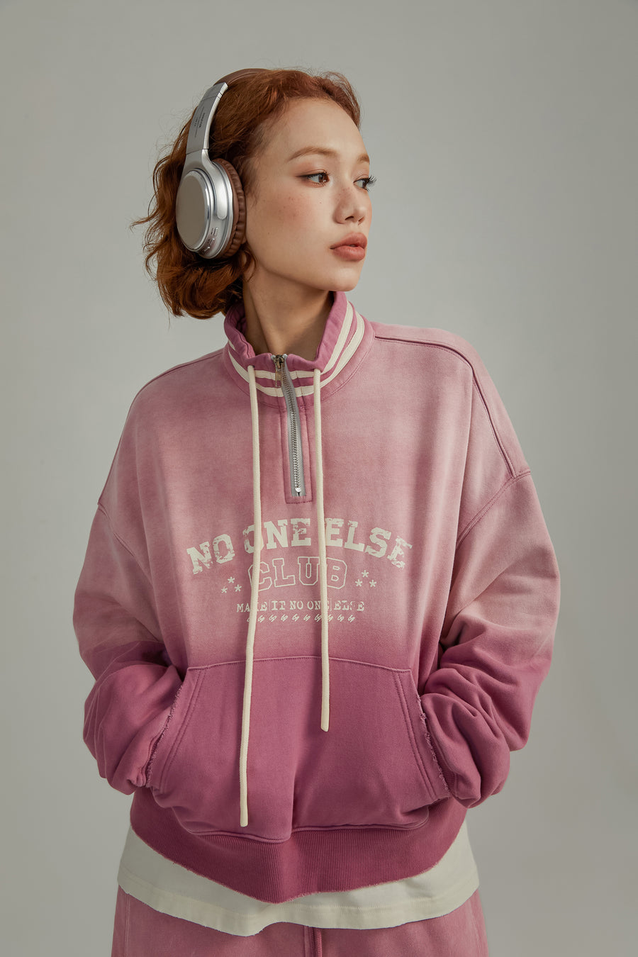 CHUU Gradient Anorak Logo Sweatshirt