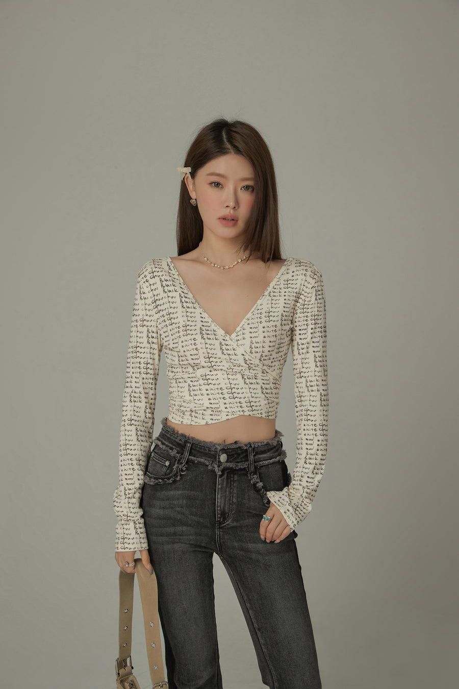 CHUU Lettering Back Ribbon Wrap Top