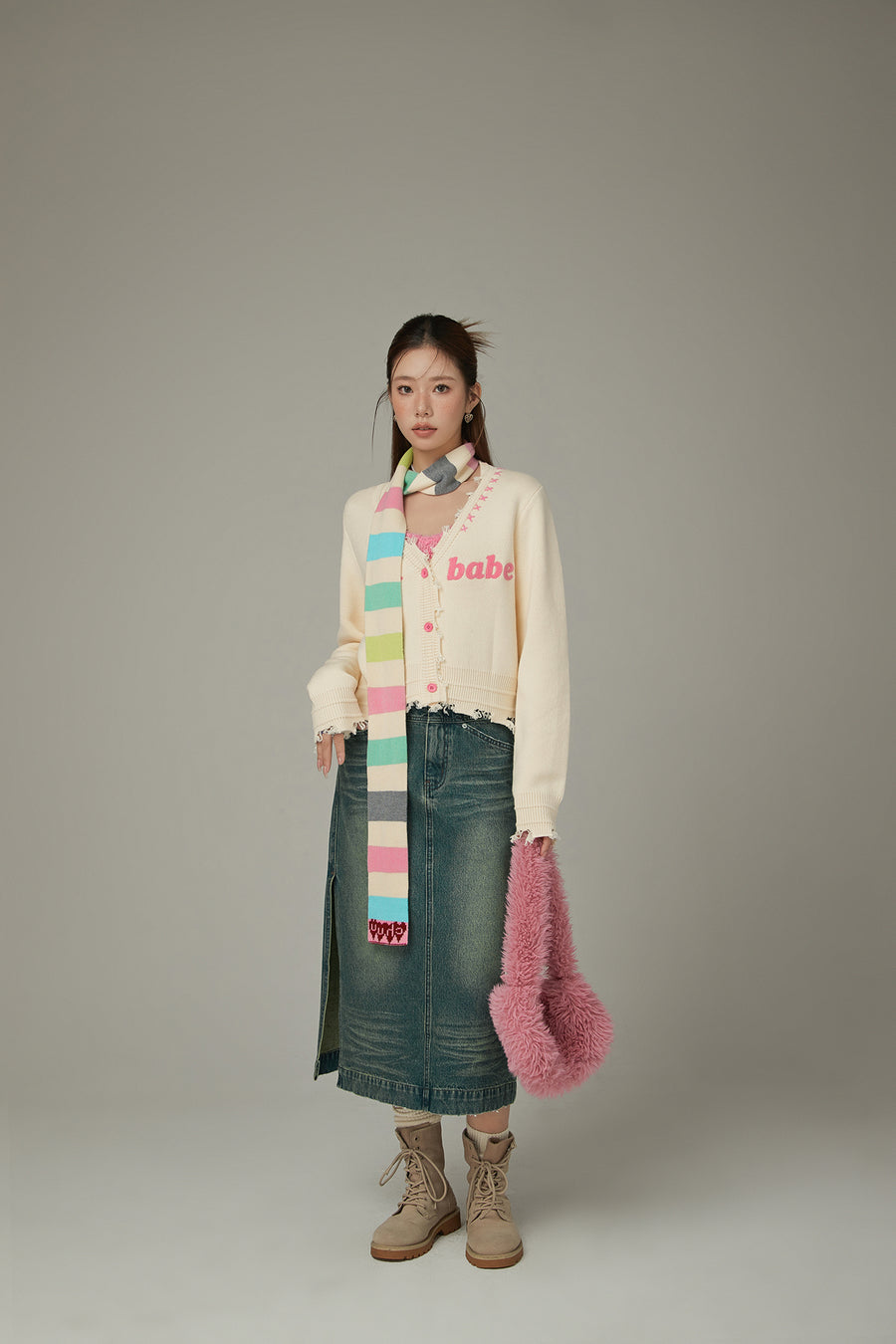 CHUU Logo Distressed Colored Knit Cardigan