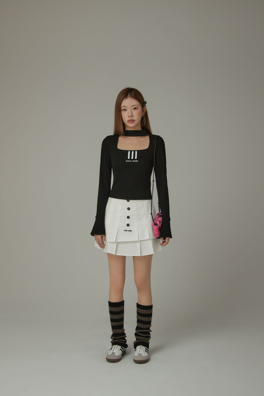 CHUU Front Cutout Choker Cropped Top