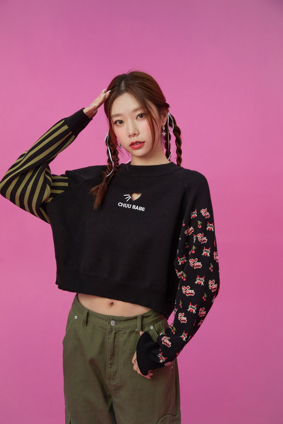 CHUU Heart Cutout Two Patterns Knit Sweater