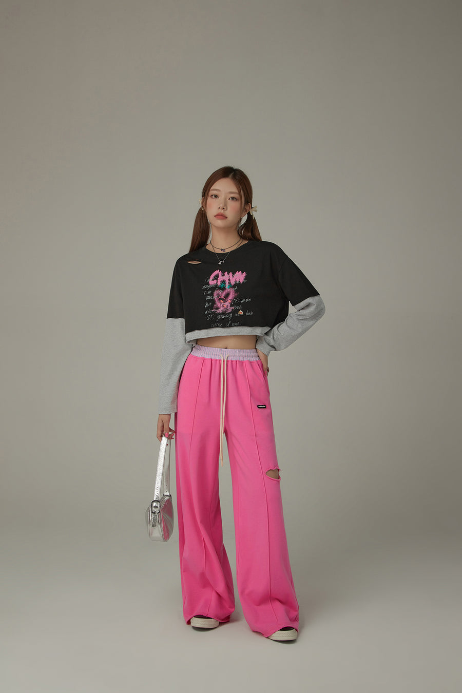 CHUU Color Matching Cropped Logo Long-Sleeve T-Shirt