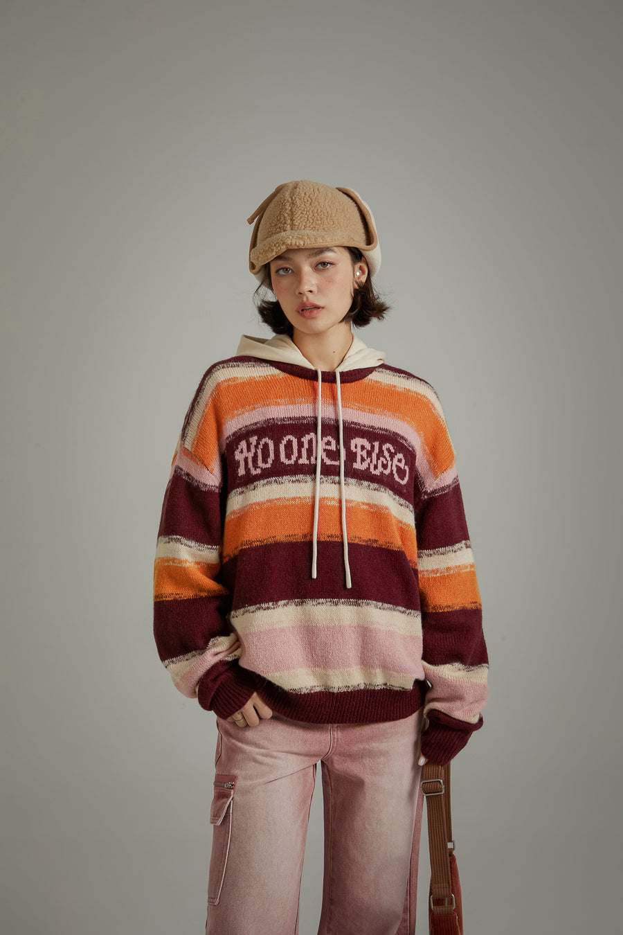 CHUU Logo Striped Loose Knit Sweater