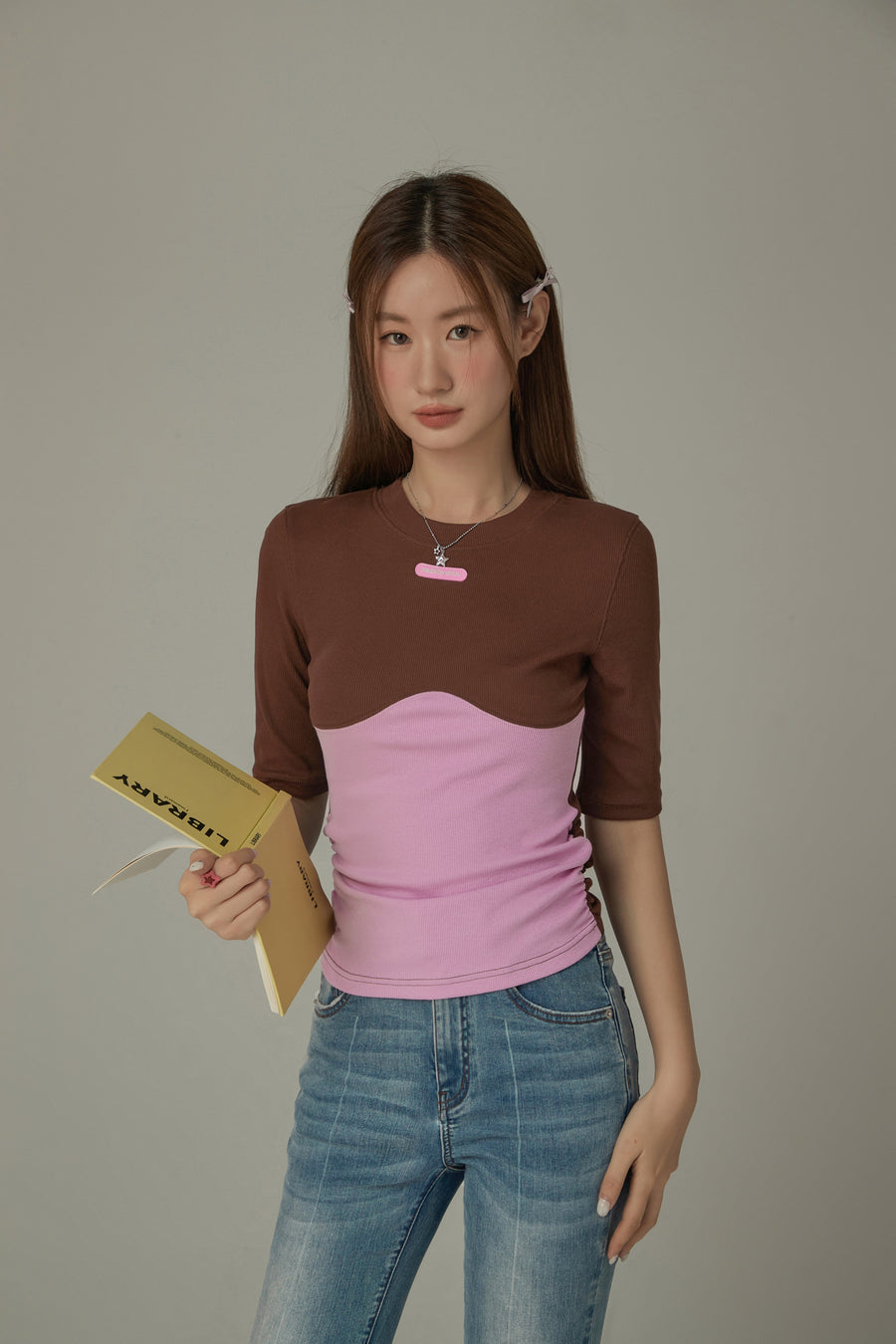 CHUU Color Two Toned Slim Top