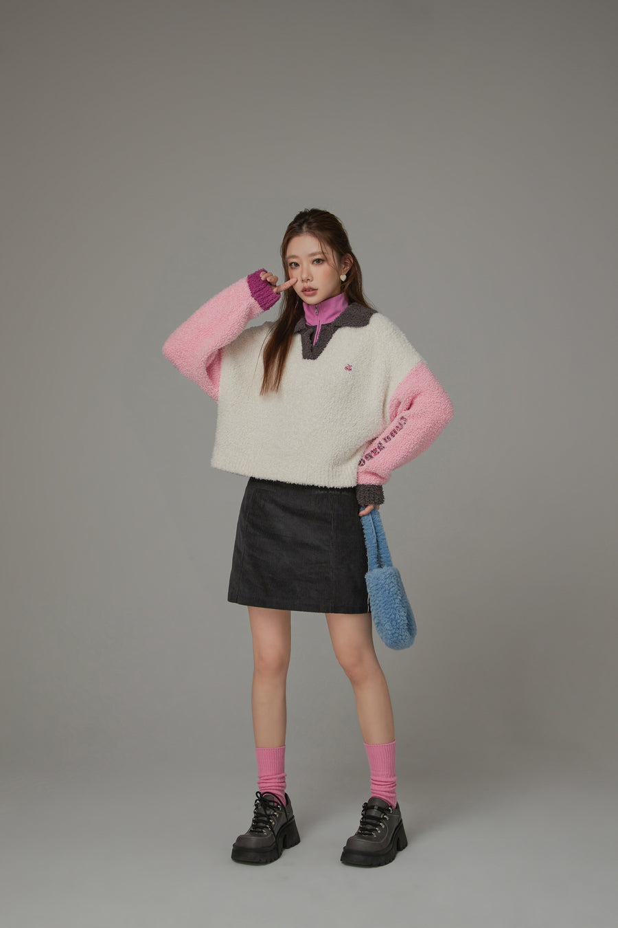 CHUU Multi Color Fluffy Half-Zip Knit Sweatshirt