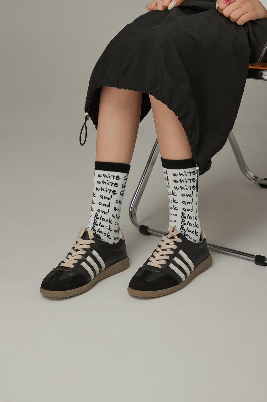 CHUU Color Lettering Jacquard High Socks