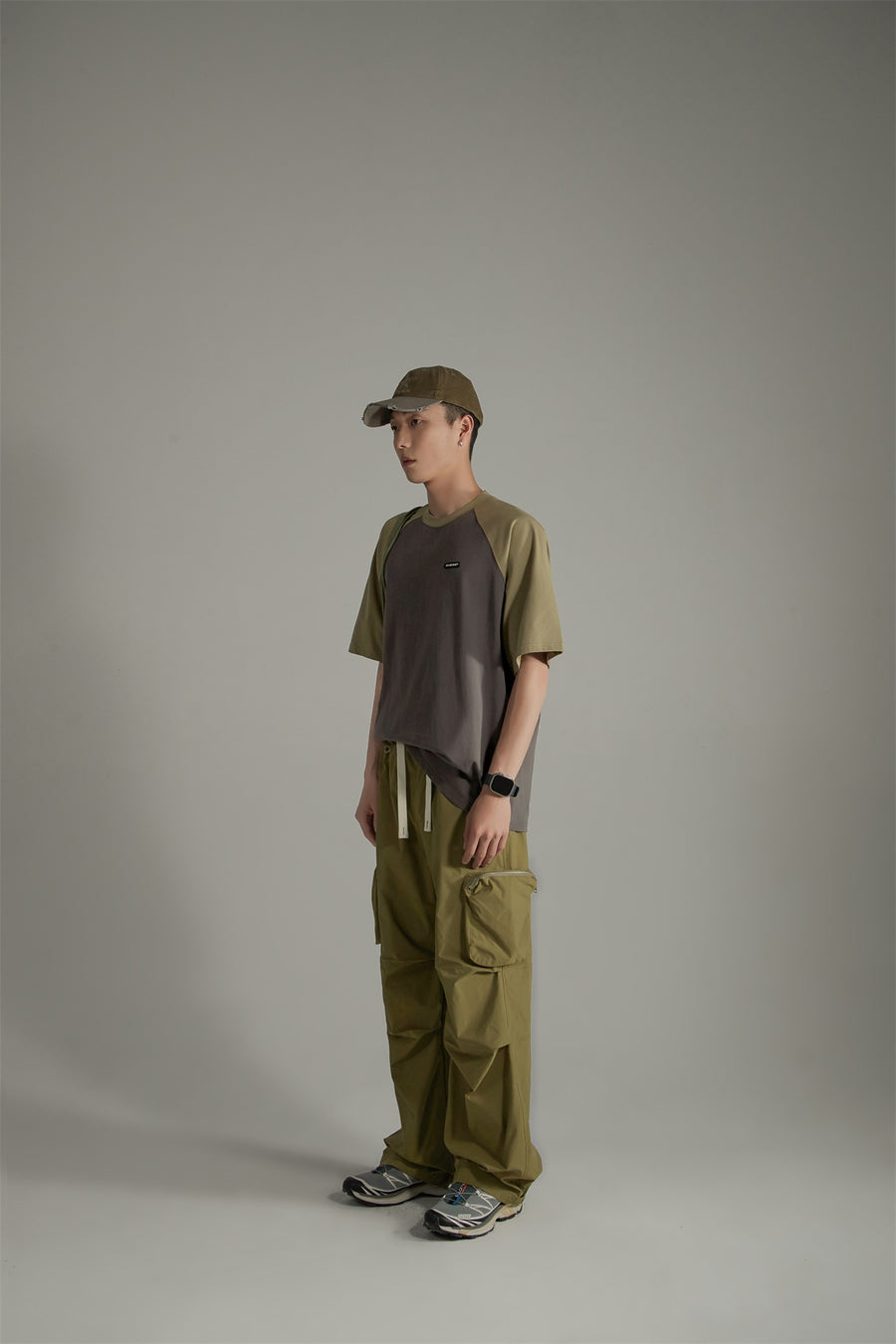 CHUU Casual Drawstring Wide Cargo Pants