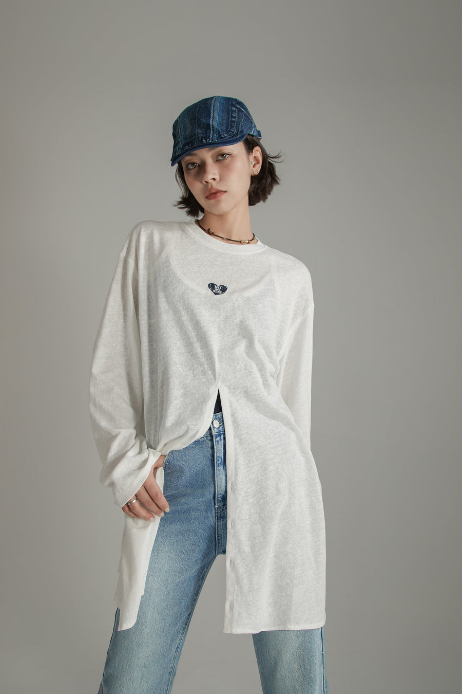 CHUU Heart Slit Long T-Shirt