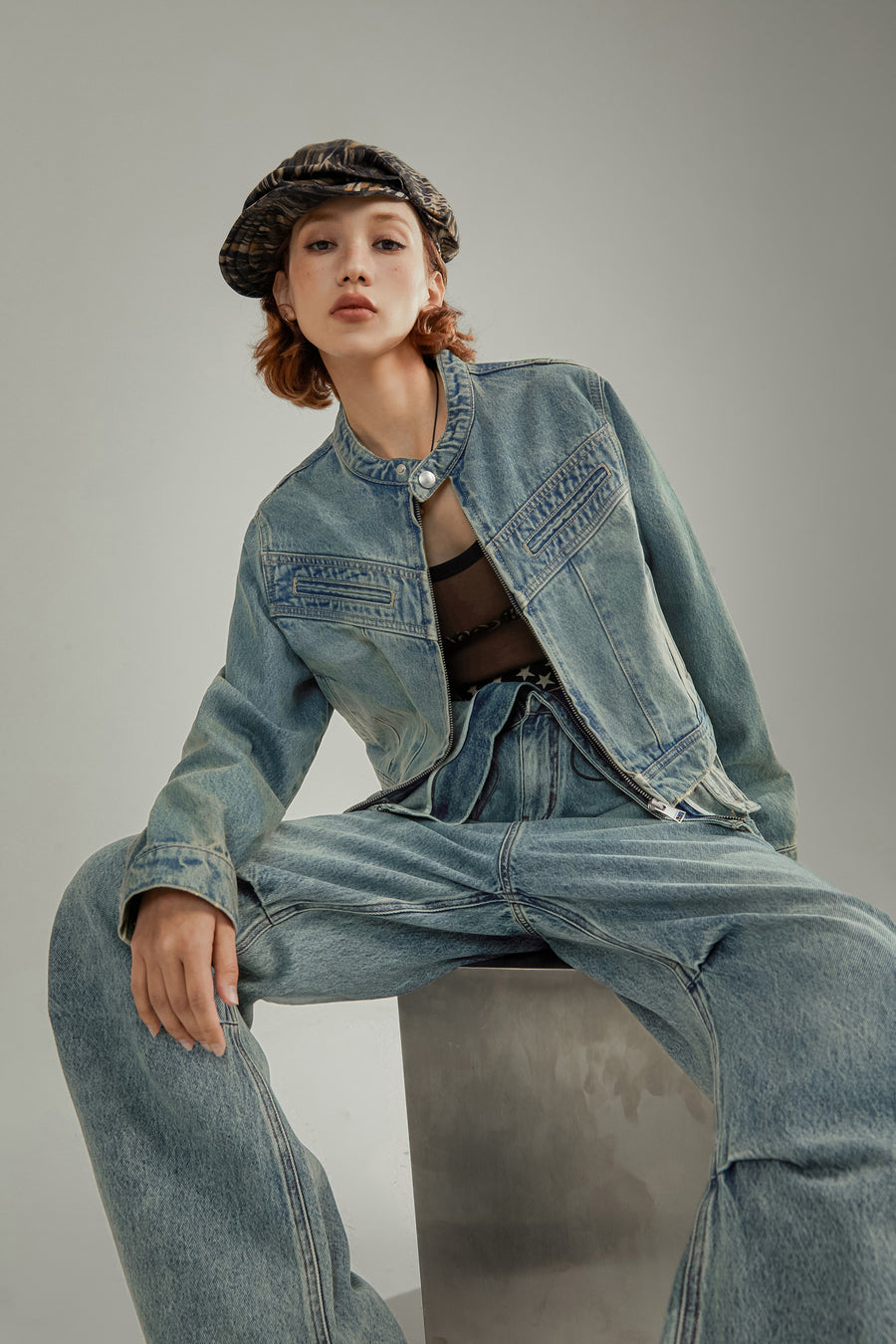 CHUU Neck Button Washed Denim Jacket