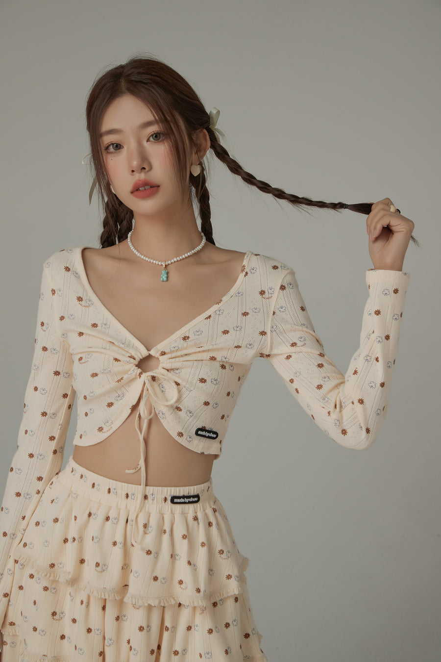 CHUU Flower Eyelet Key Hole Cardigan Top