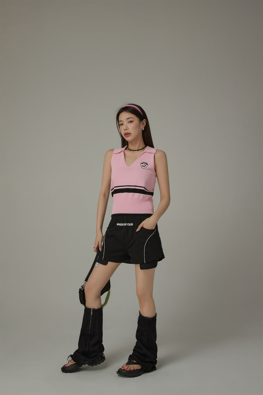 CHUU Made By Chuu Exposed Pocket Lining Overfit Short Pants