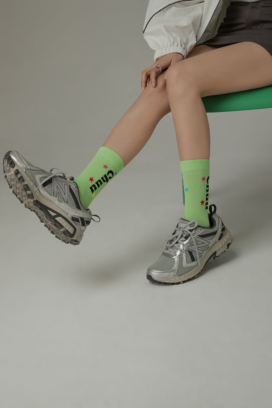 CHUU Chuu Lettering Colorful Star High Socks
