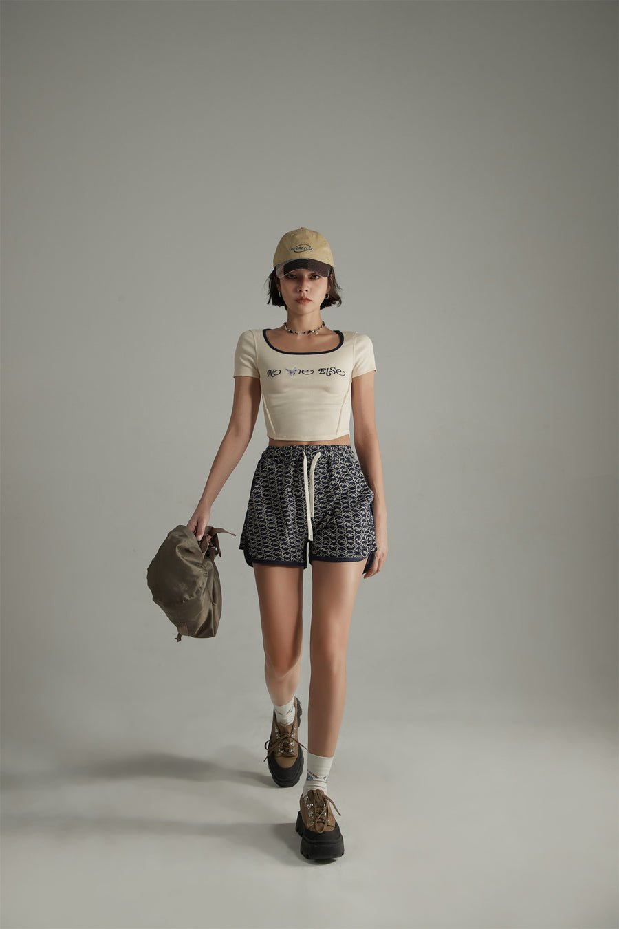 CHUU Letter Fully Printed Casual Drawstring Shorts