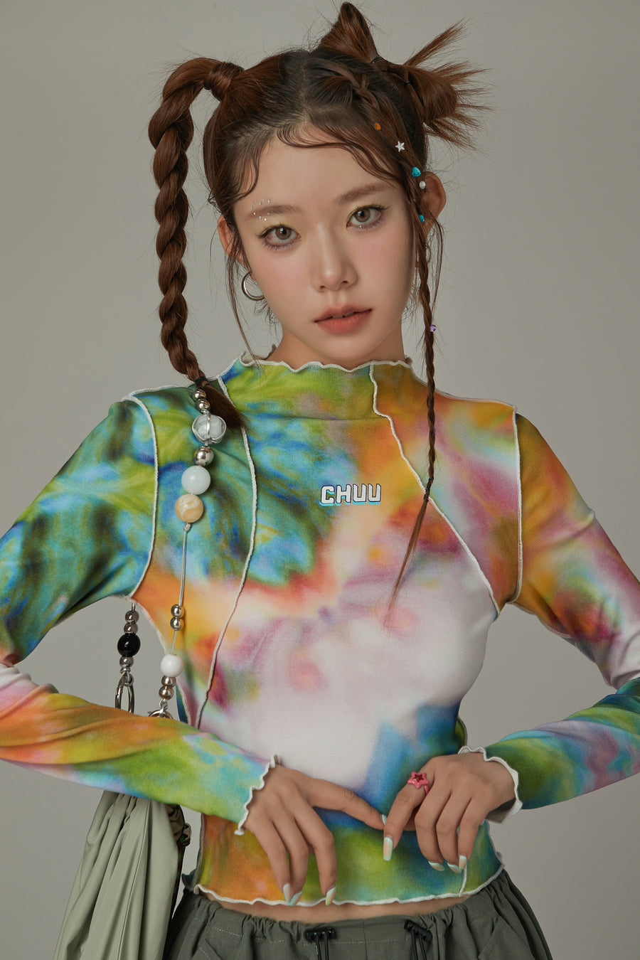 CHUU Logo Colorful Print Frilly Lined Top