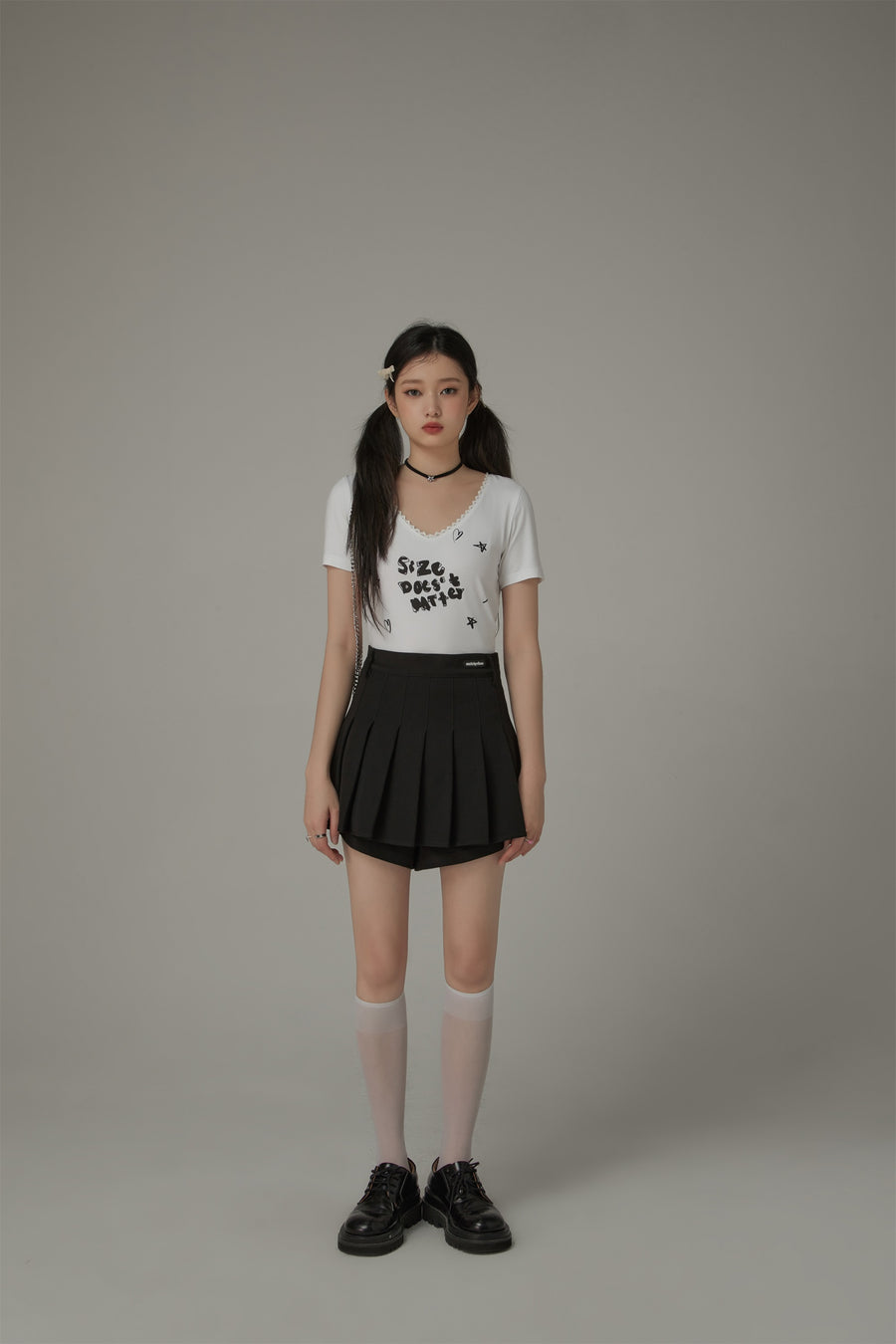 CHUU Size Doesnt Matter Back Ribbon V-Neck Top