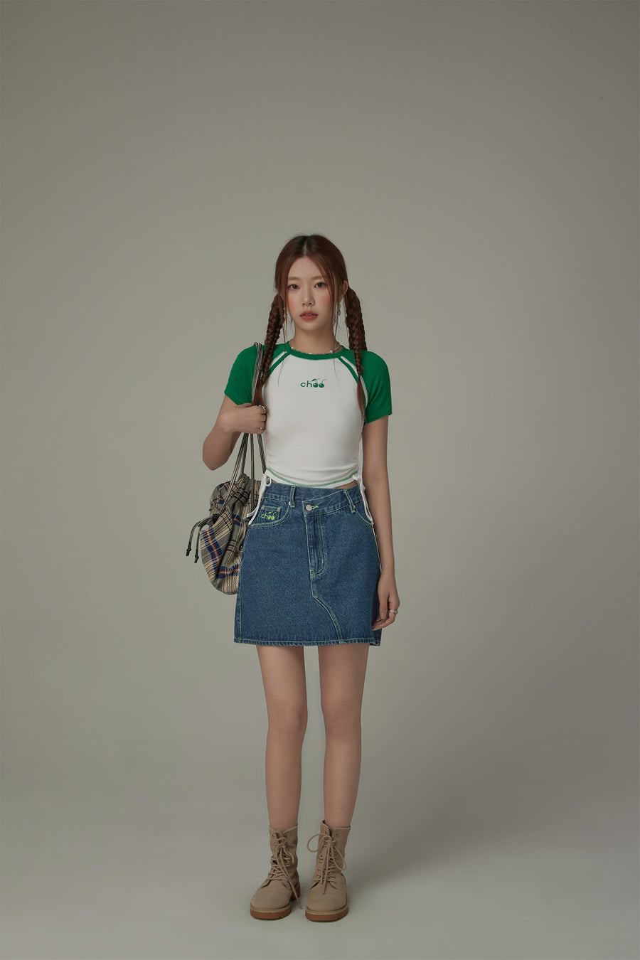 CHUU Chuu Cherry String Colorblocked Short Sleeve T-Shirt