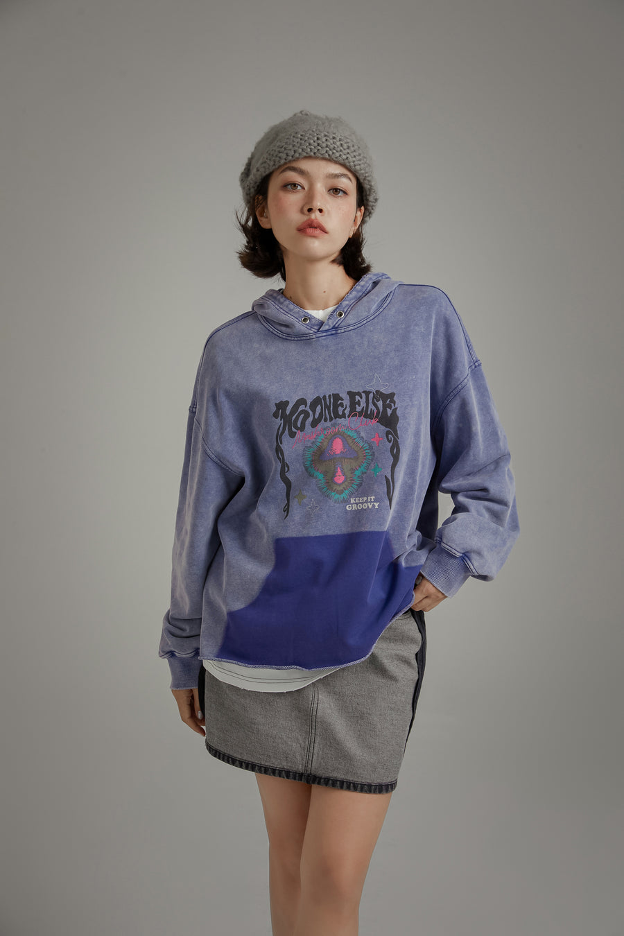 CHUU Logo Vintage Groovy Oversized Hoodie