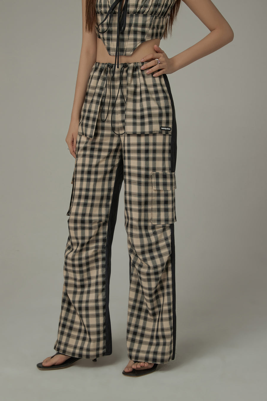 CHUU Checked Cargo Contrasting Color Casual Pants