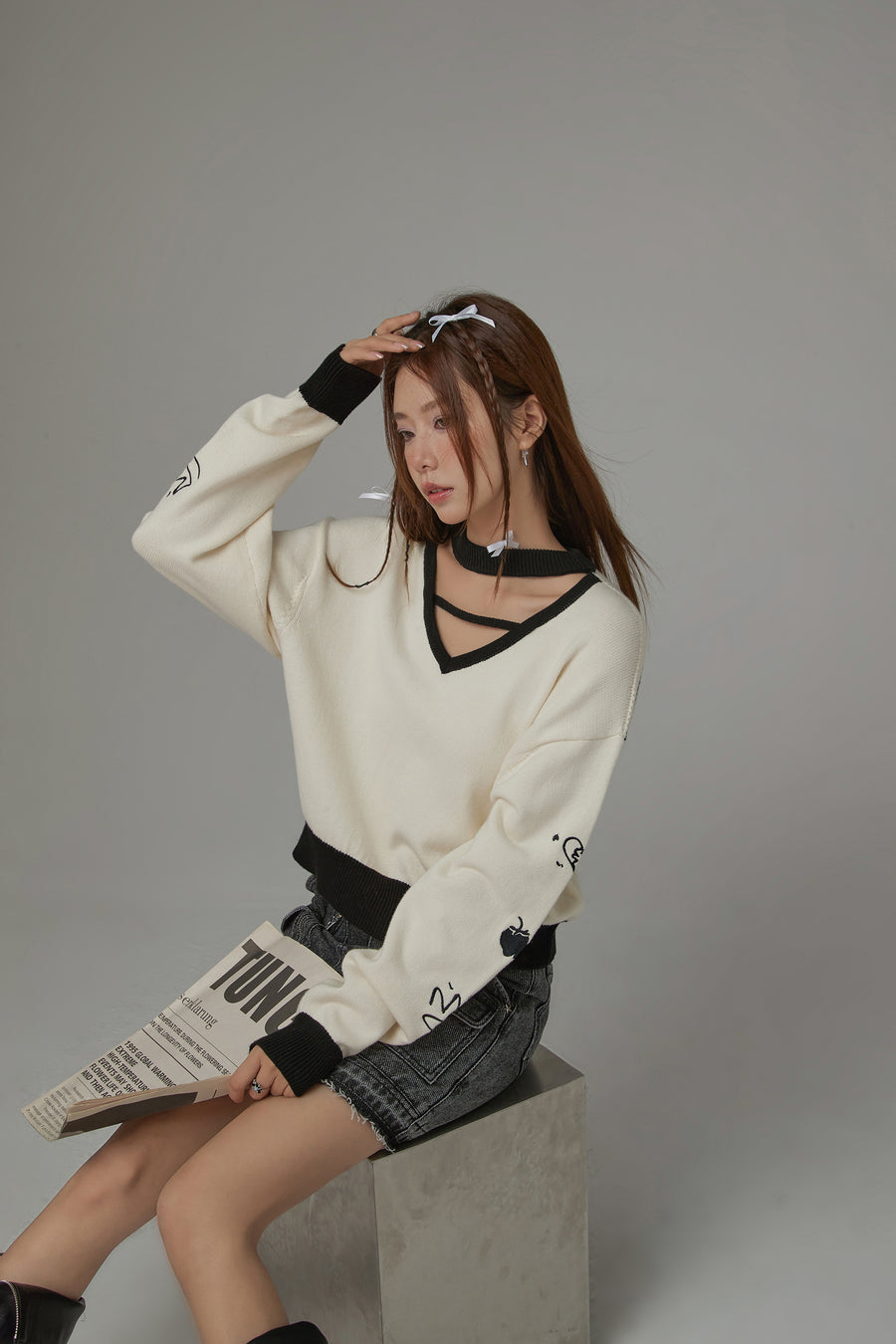 CHUU Color Combination Striped Icon Knit Top