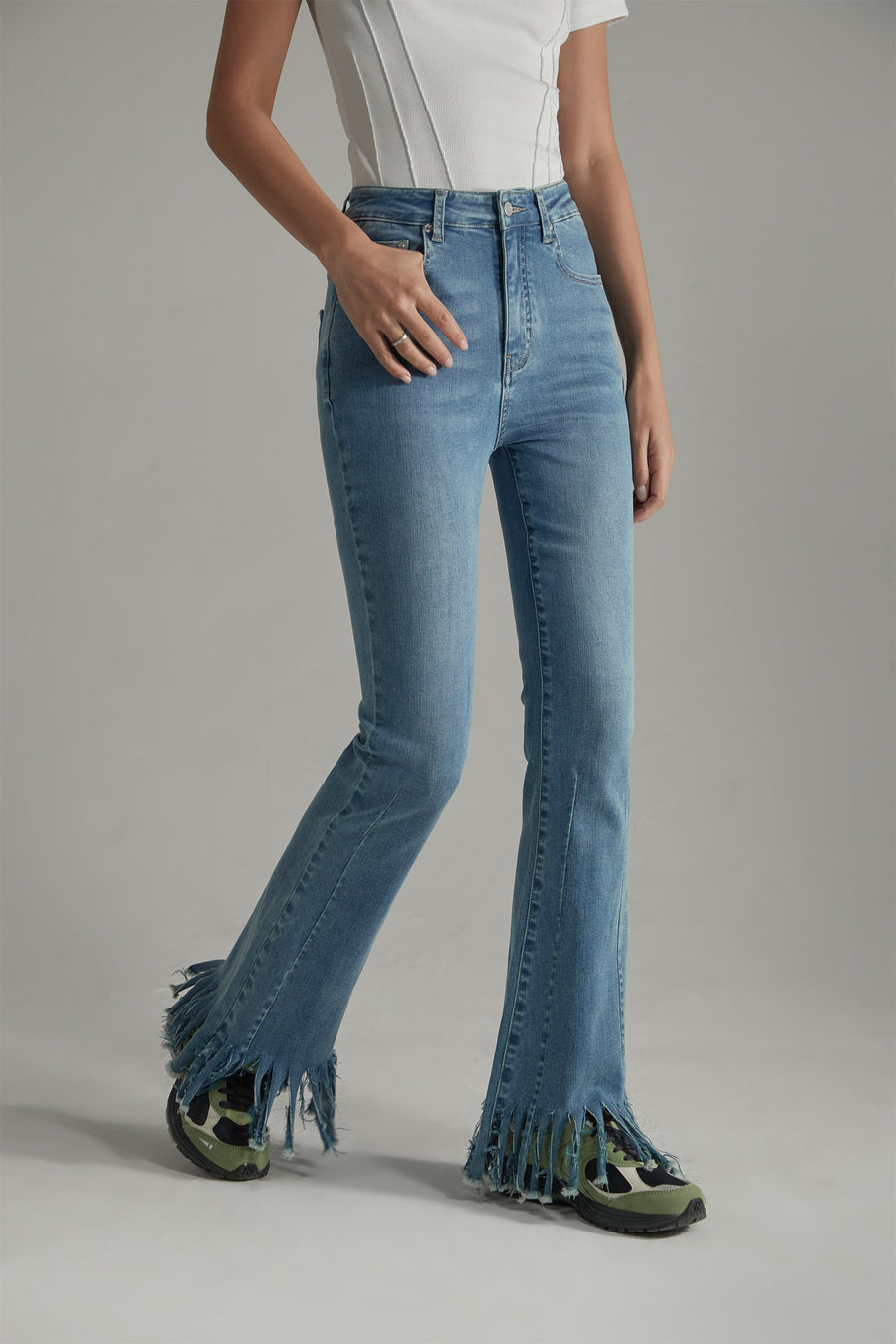 CHUU Fringe-Cut Hem Slim Denim Jeans