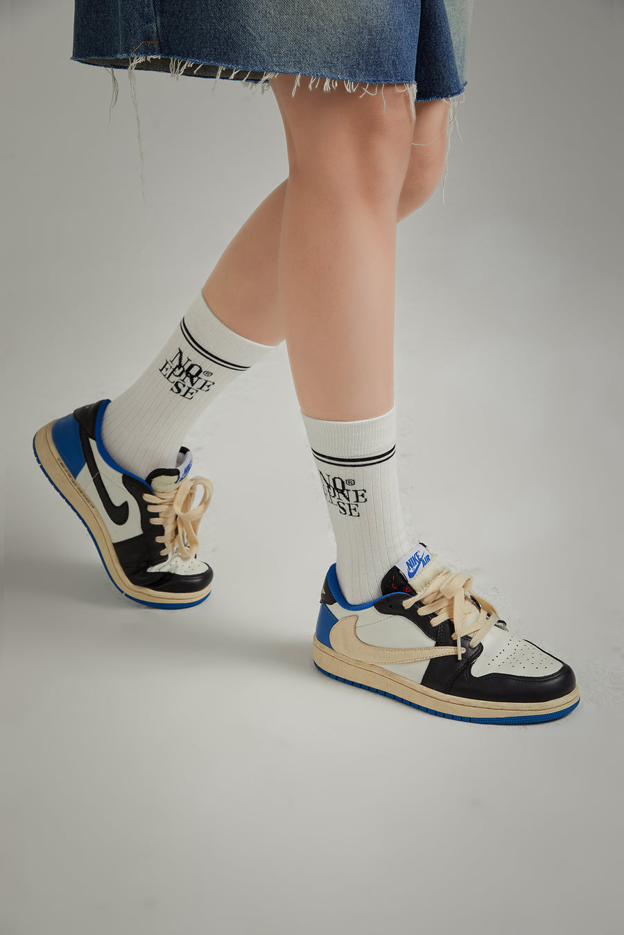 CHUU Classic Lettering Ribbed High Socks