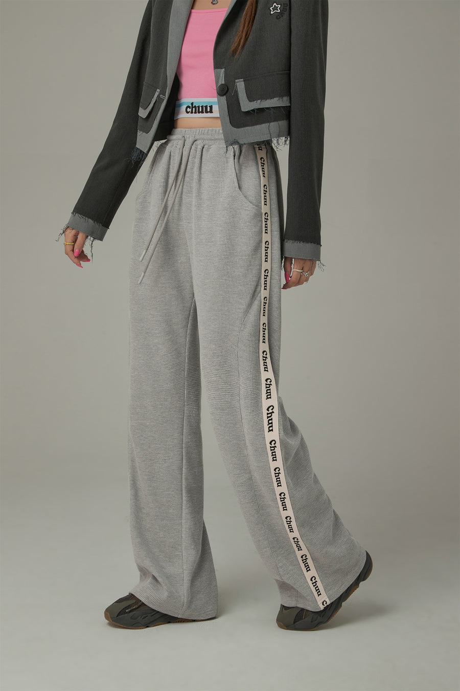 CHUU Elastic Waist Sporty Logo Sweatpants