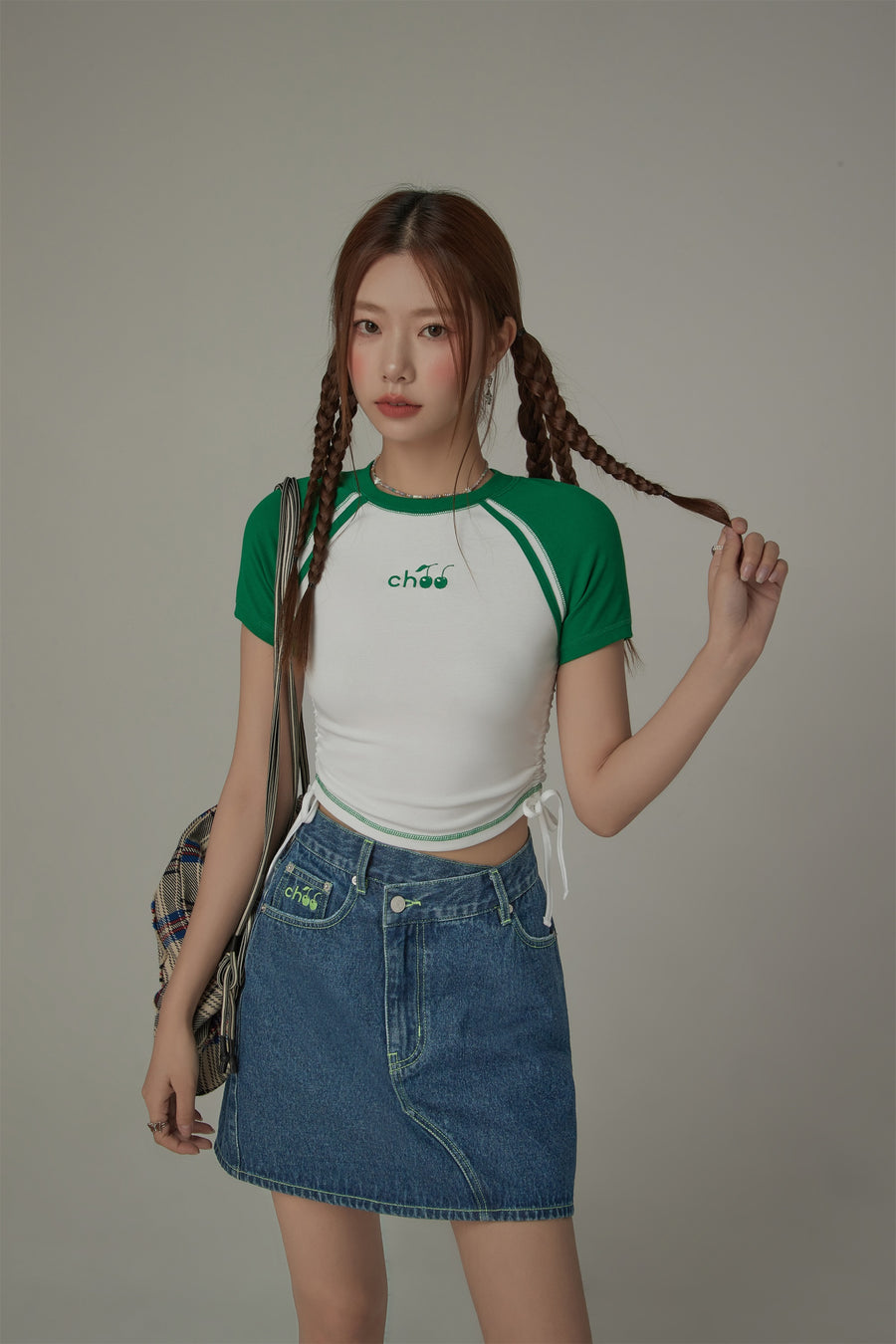 CHUU Chuu Cherry String Colorblocked Short Sleeve T-Shirt