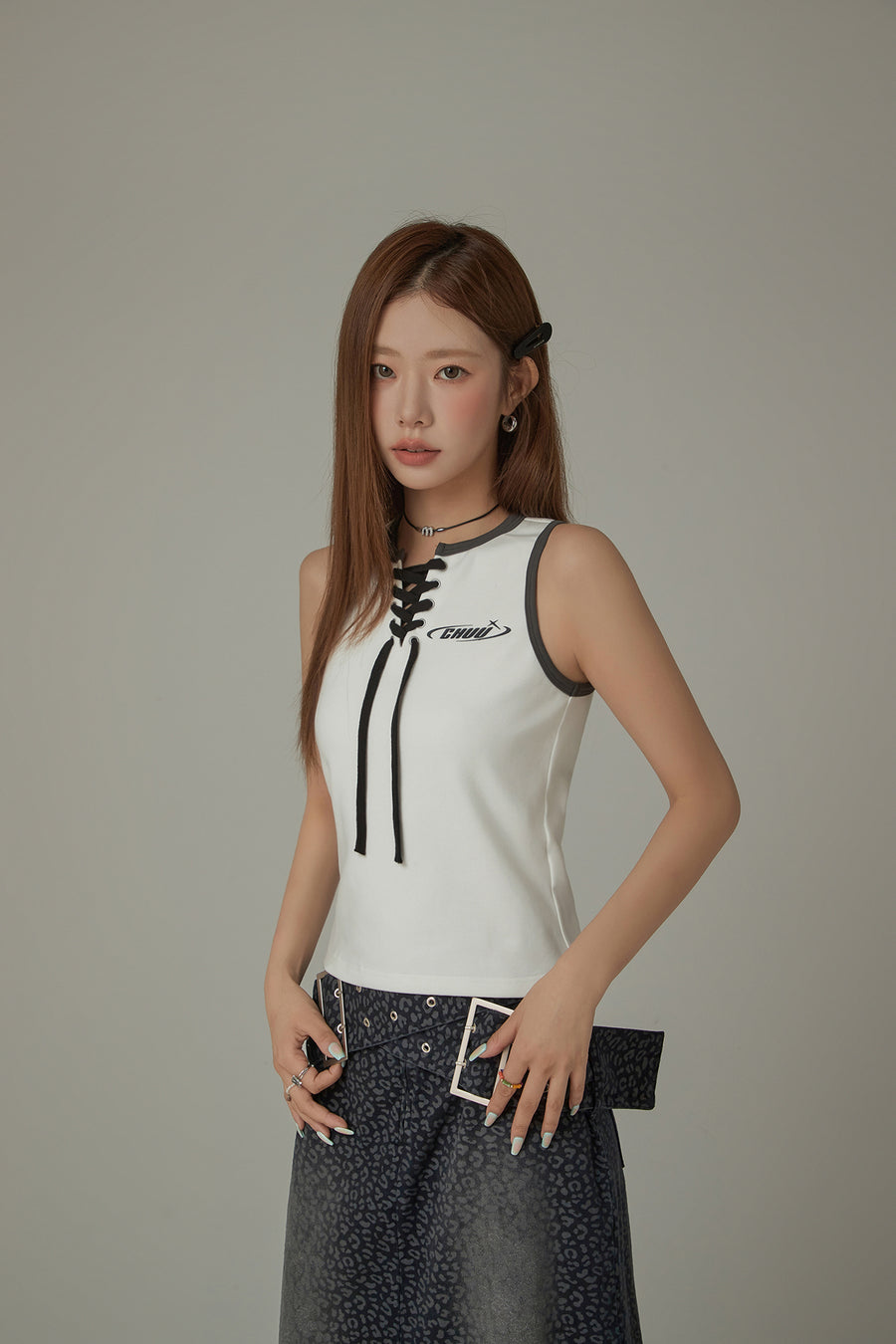 CHUU Color Lace Up Sleeveless Top