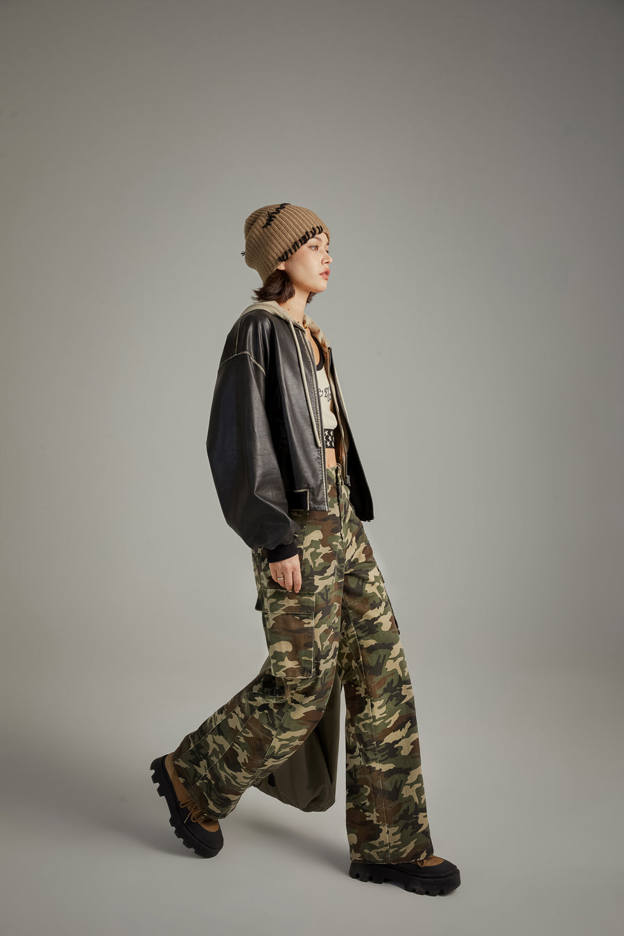 CHUU Camouflage Cargo Wide Pants