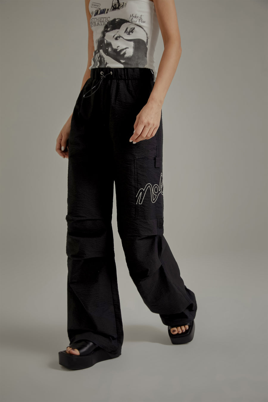 CHUU Logo High Waist Drawstring Casual Pants