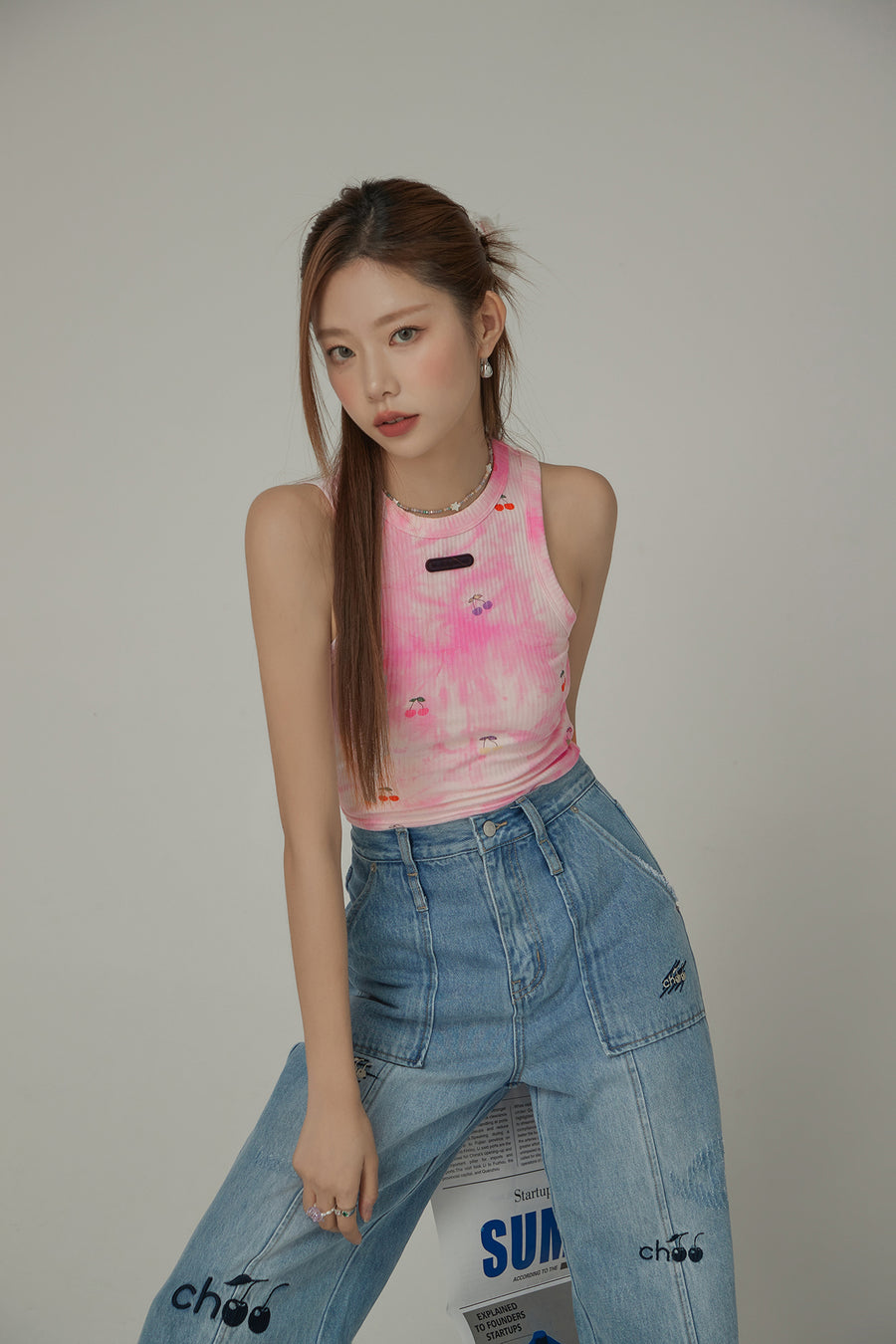 CHUU Light Tie Dye Printed Cherries Crop Sleeveless Top