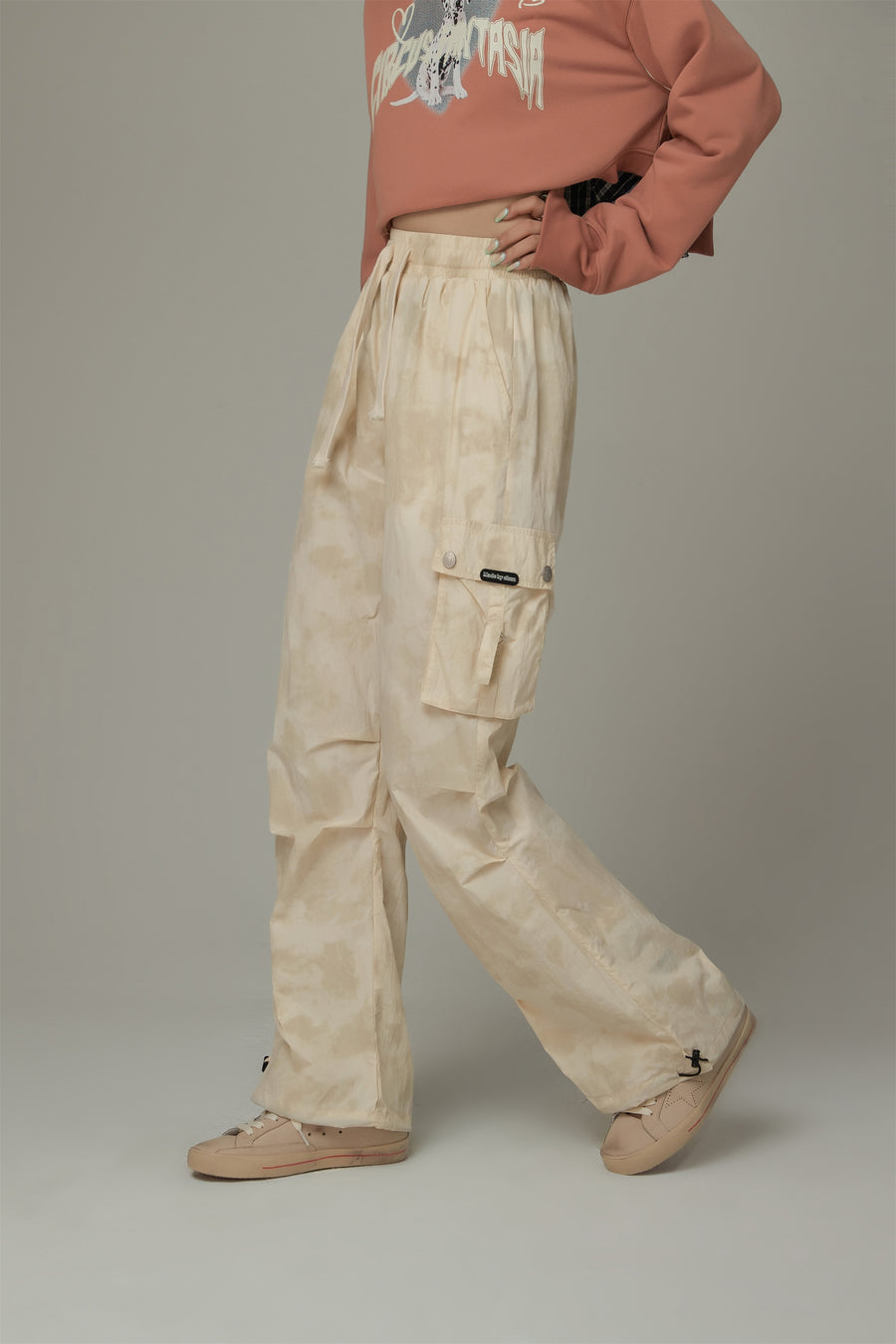 CHUU Color Cargo String Pants