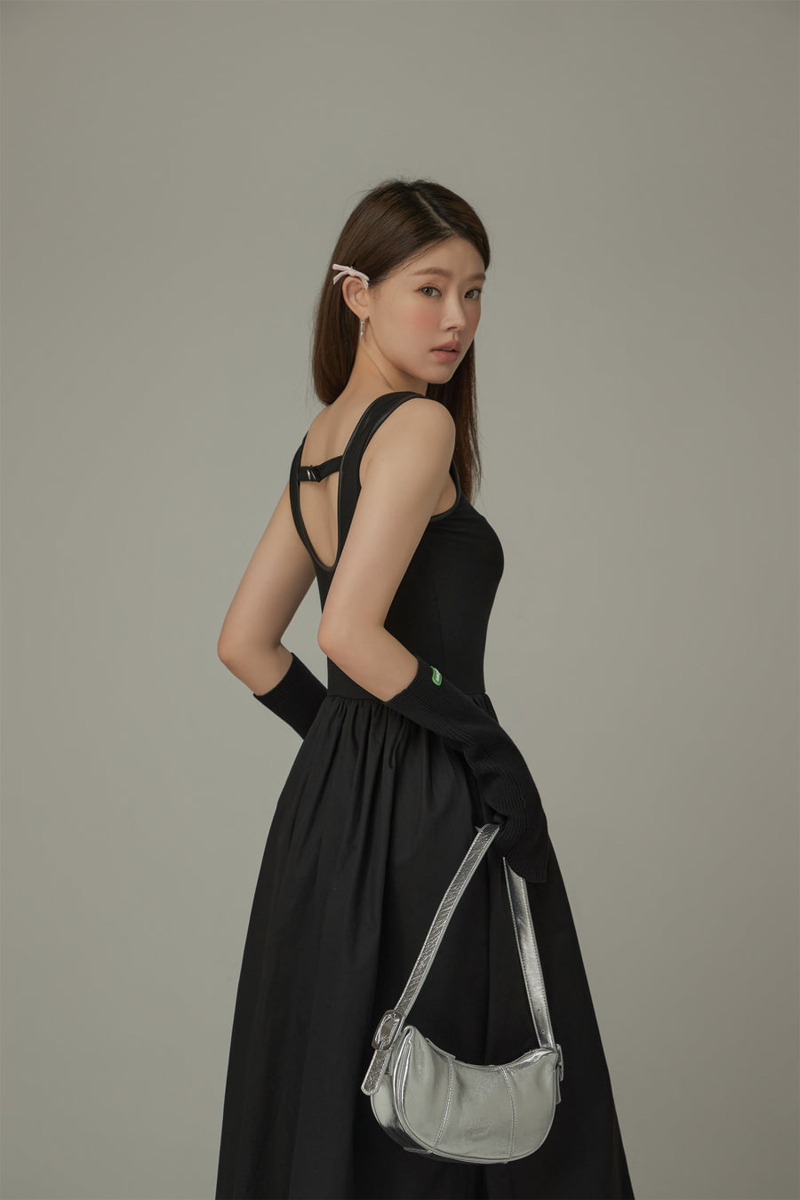 CHUU Back Cutout Sleeveless Layered Long Dress