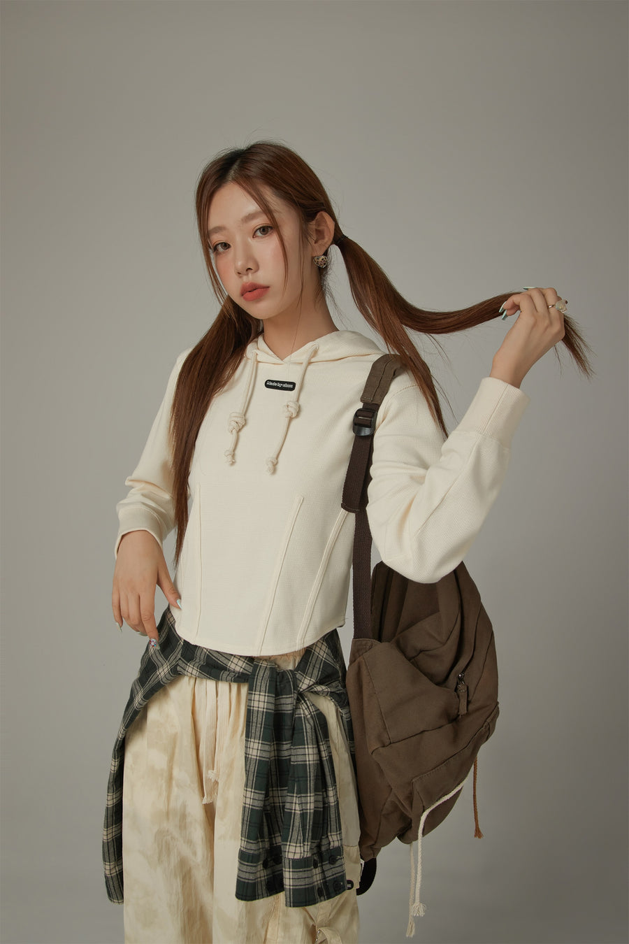 CHUU Basic Crop Drawstring Hoodie