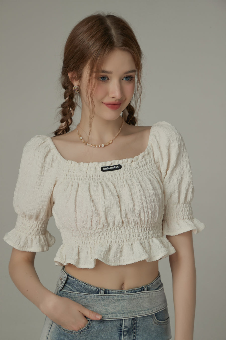 CHUU Off The Shoulder Puffed Sleeves Top