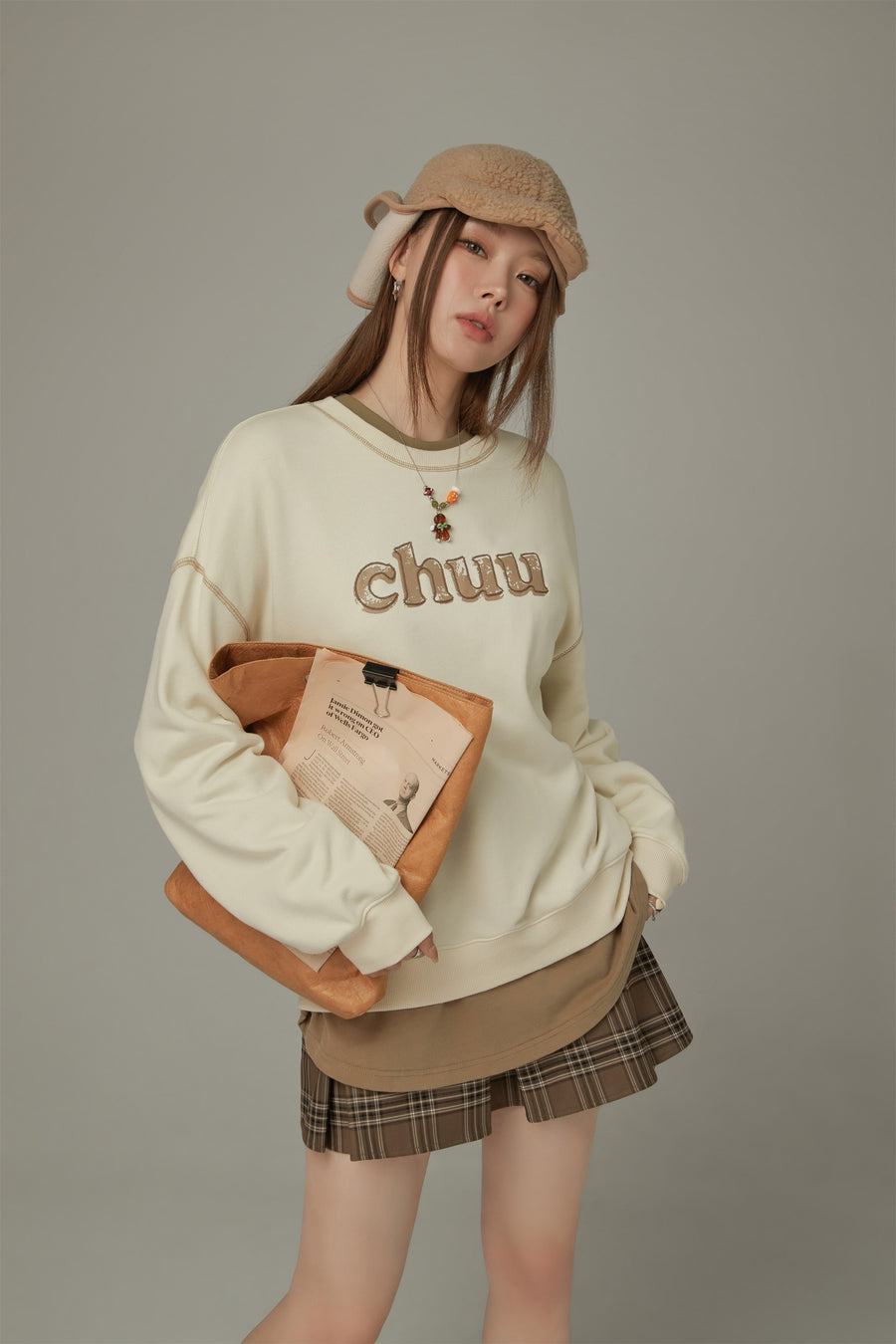 CHUU Color Logo Stitch Loose Fit Sweatshirt