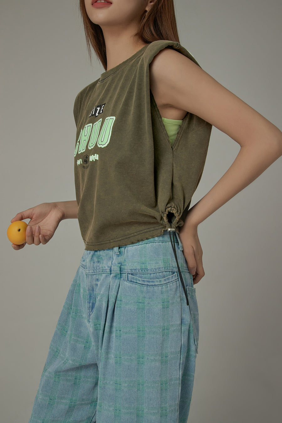 CHUU Side Strings Sleeveless Sporty Top