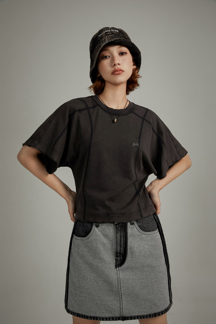 CHUU Logo Stitch Basic T-Shirt