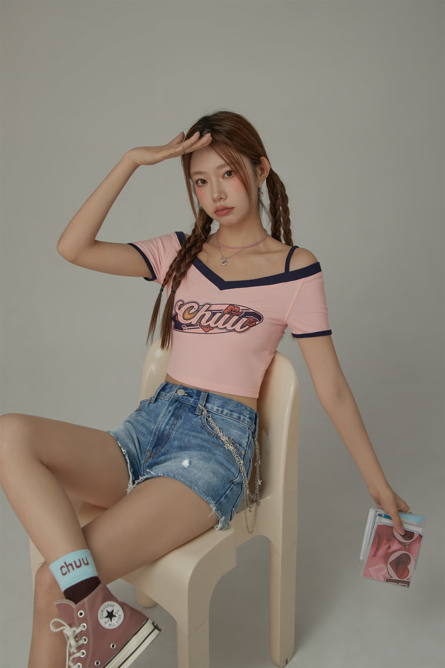 CHUU Chuu Lettering Off-The-Shoulder Crop T-Shirt