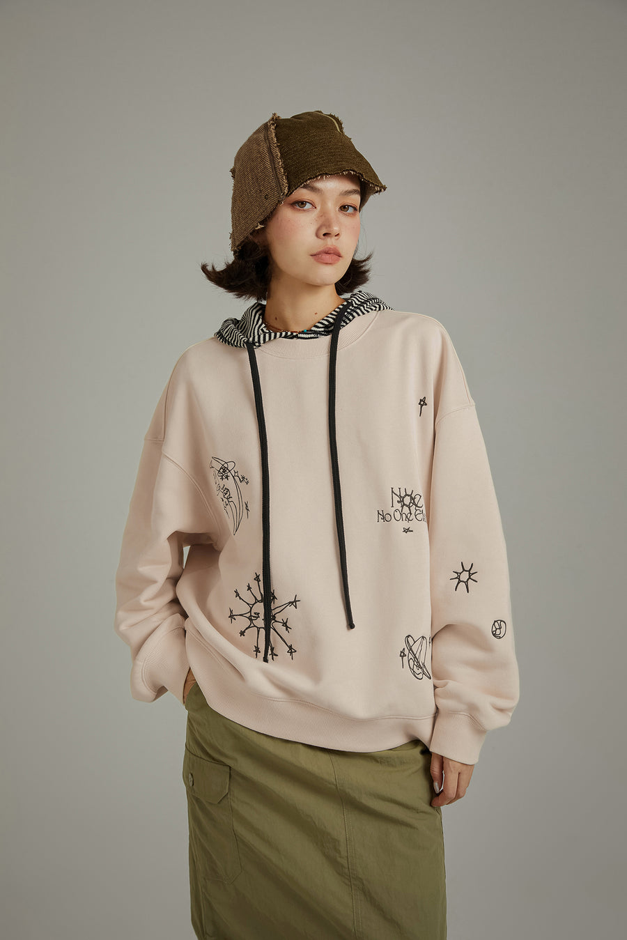 CHUU Star Boxy Sweatshirt