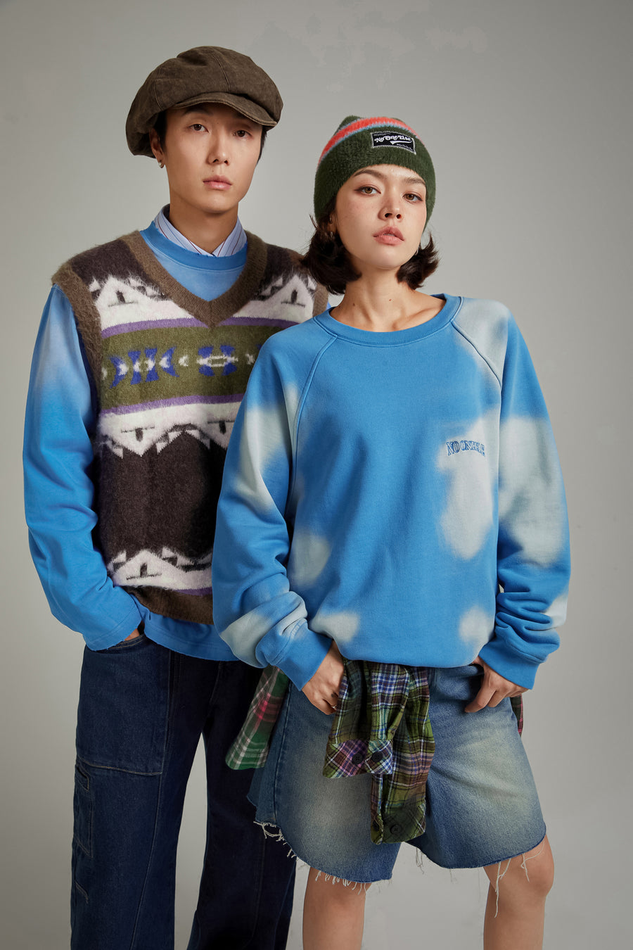 CHUU Sky Logo Sweatshirt