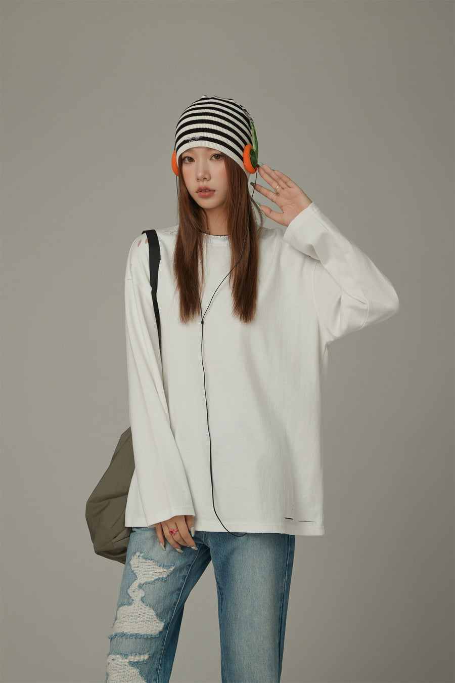 CHUU Logo Lettering Slit Boxy T-Shirt