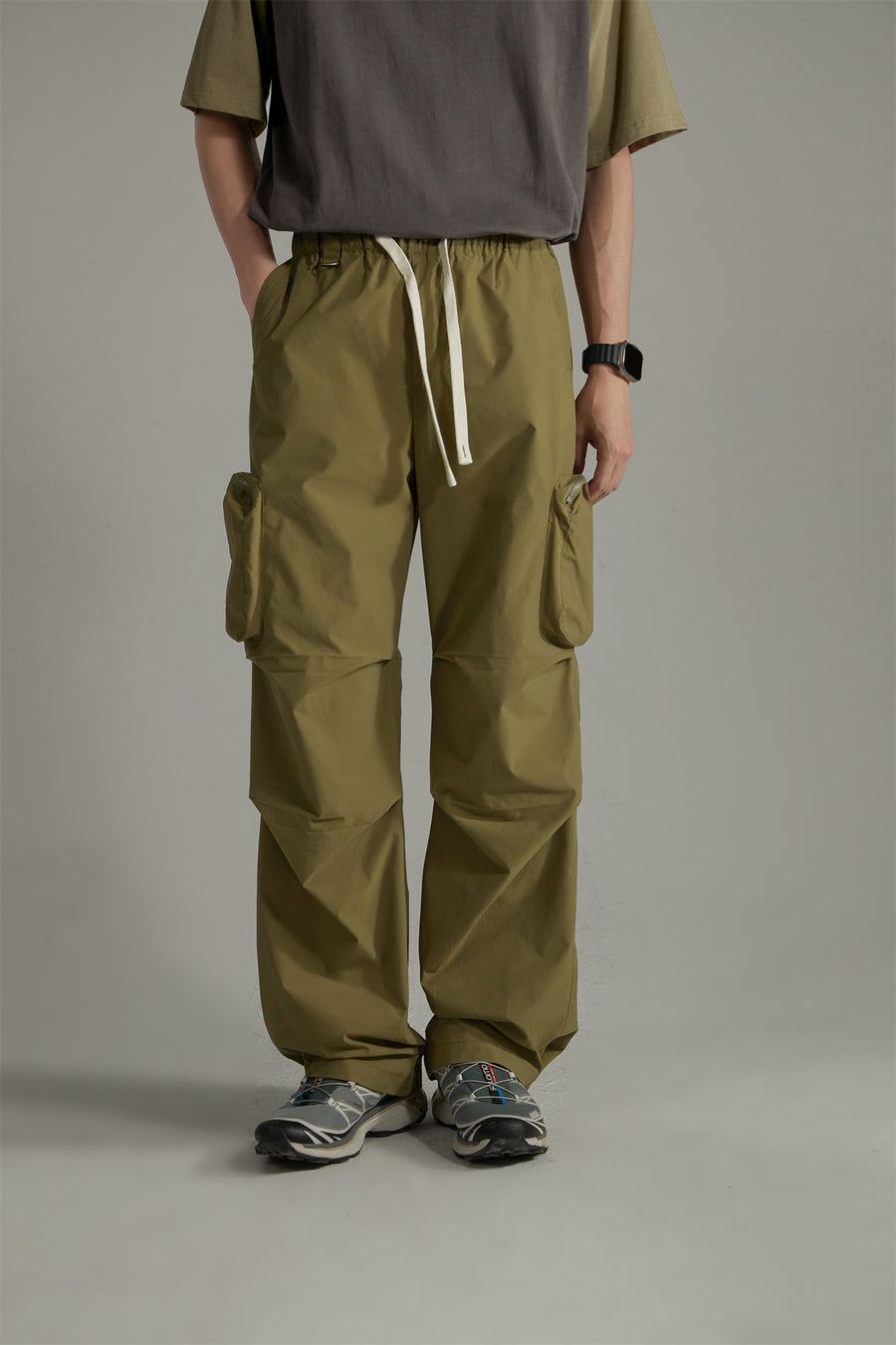 CHUU Casual Drawstring Wide Cargo Pants