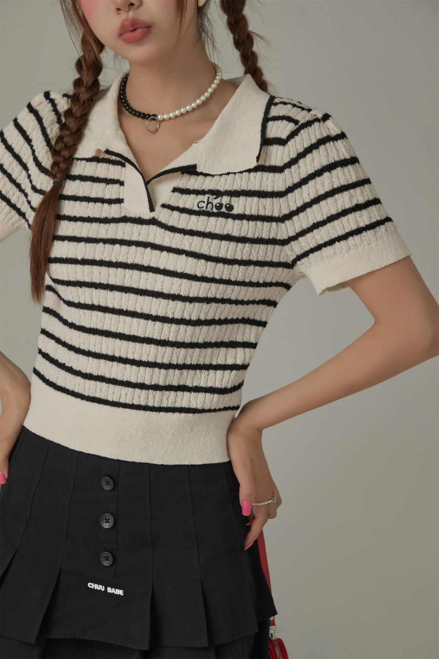 CHUU Open Collar Back Cutout Logo Embroidery Knit Sweater