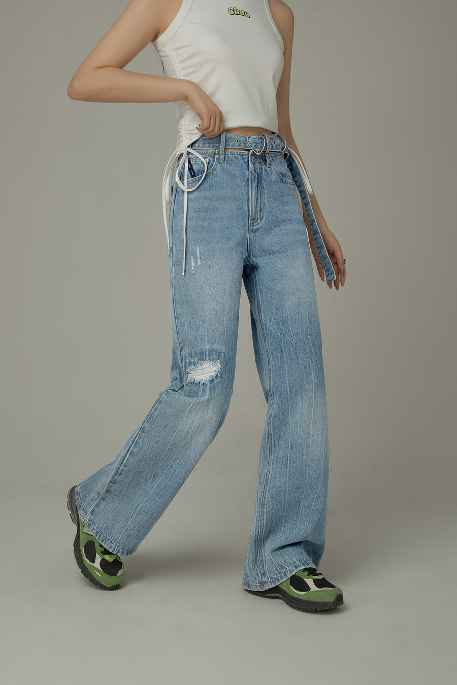 CHUU Heart Belt Waist Slit Ripped Denim Jeans